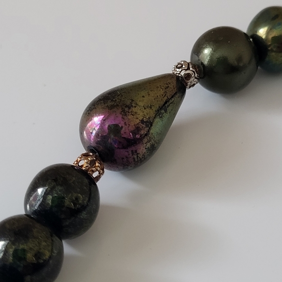 Vintage Iridescent Duochrome Reflect Stone Bead Necklace - Picture 12 of 17